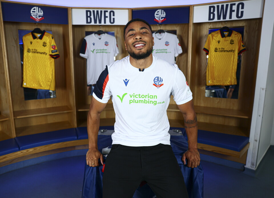 Famewo smile dressing room