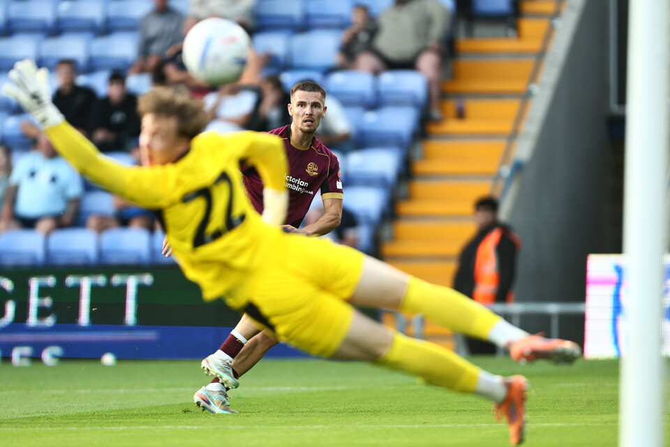 John McAtee goal Oldham