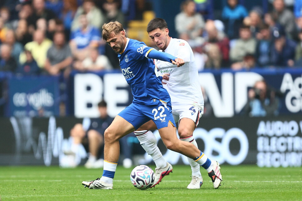 Xavier Simons Everton