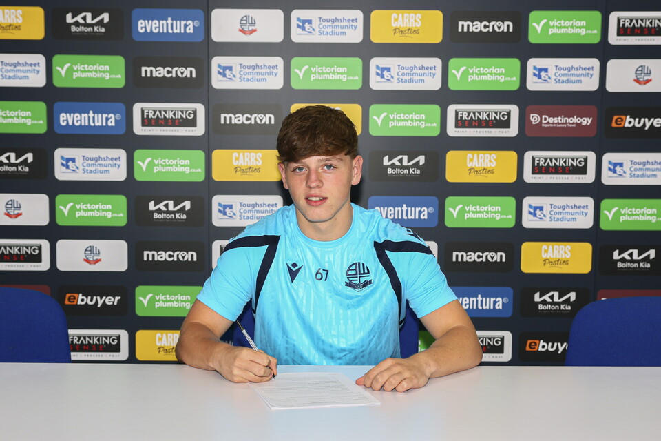 Sonny Coyne signing