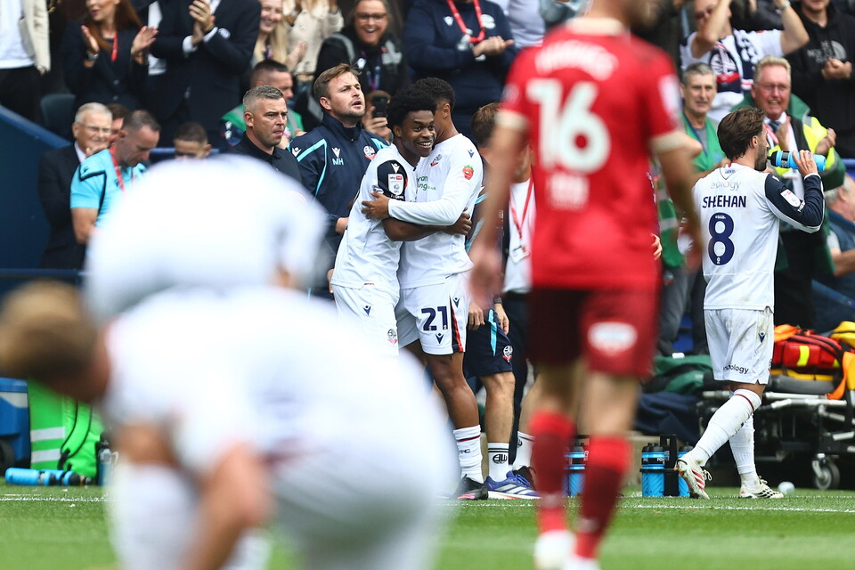 Gale goal celebration Preston