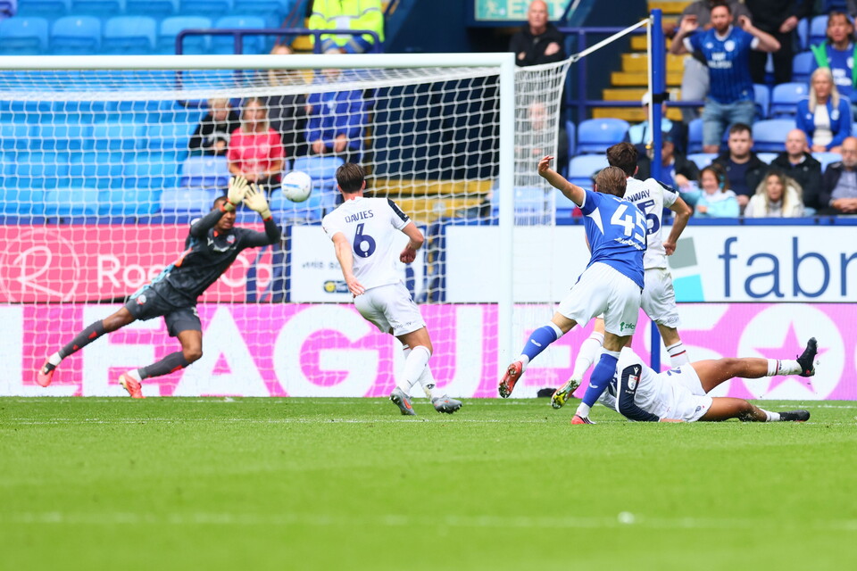Bazunu save Cardiff