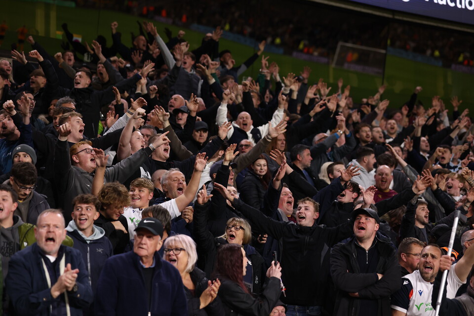 Crowd Wolves
