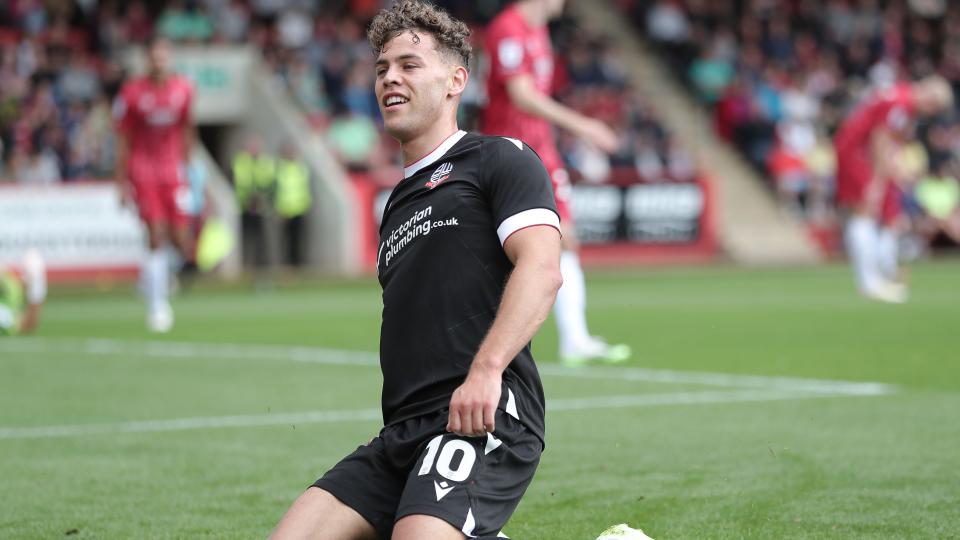 Dion Charles knee slide Cheltenham