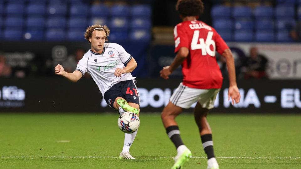 Luke Matheson pass Salford