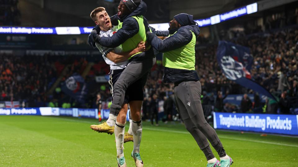 George Thomason subs celebration Blackpool