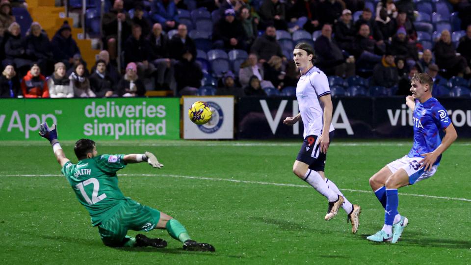 Bodvarsson chip goal Stockport