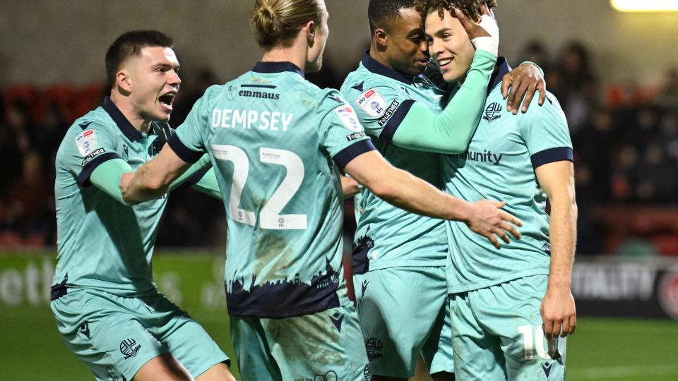 Charles Adeboyejo celebration Fleetwood