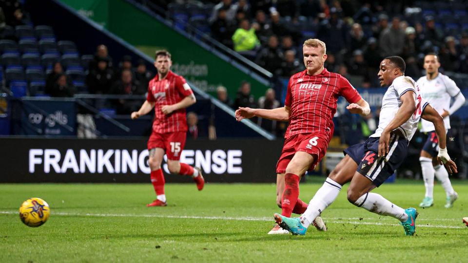 Adeboyejo goal Cheltenham