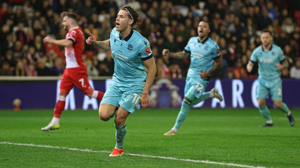 Dion Charles celebration Barnsley penalty