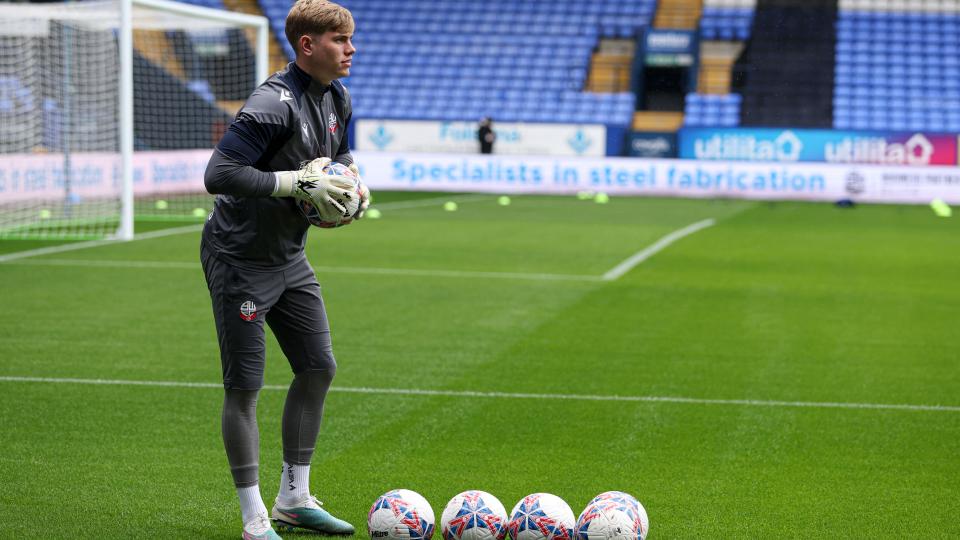 Luke Hutchinson warm-up