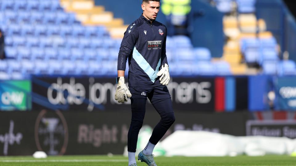 Luke Southwood warm-up Shrewsbury