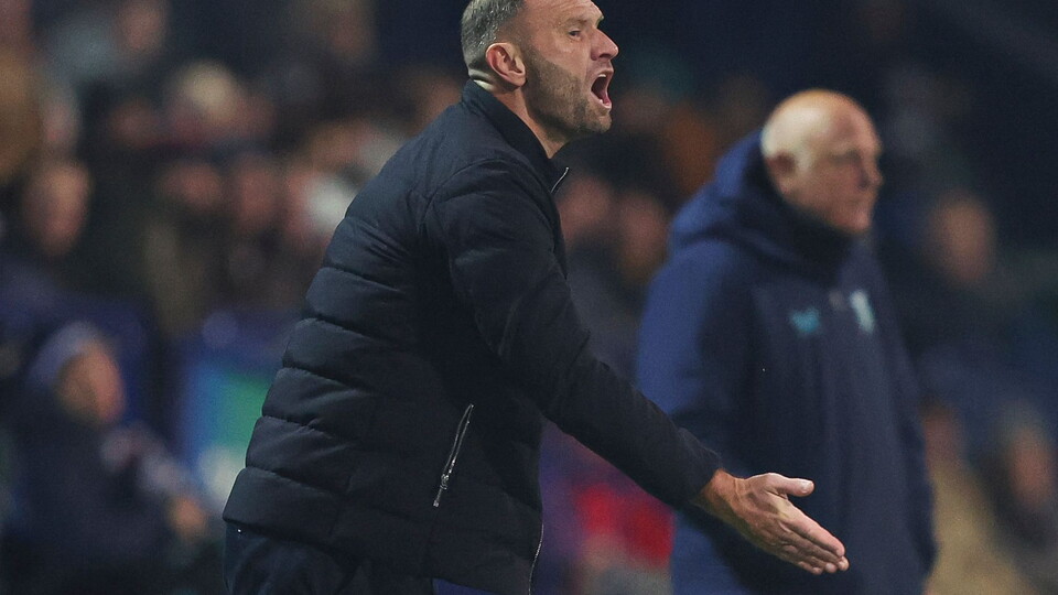 Evatt shout Mansfield