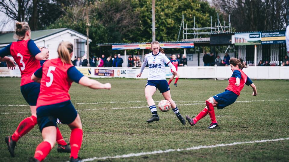 Jess Lightfoot women