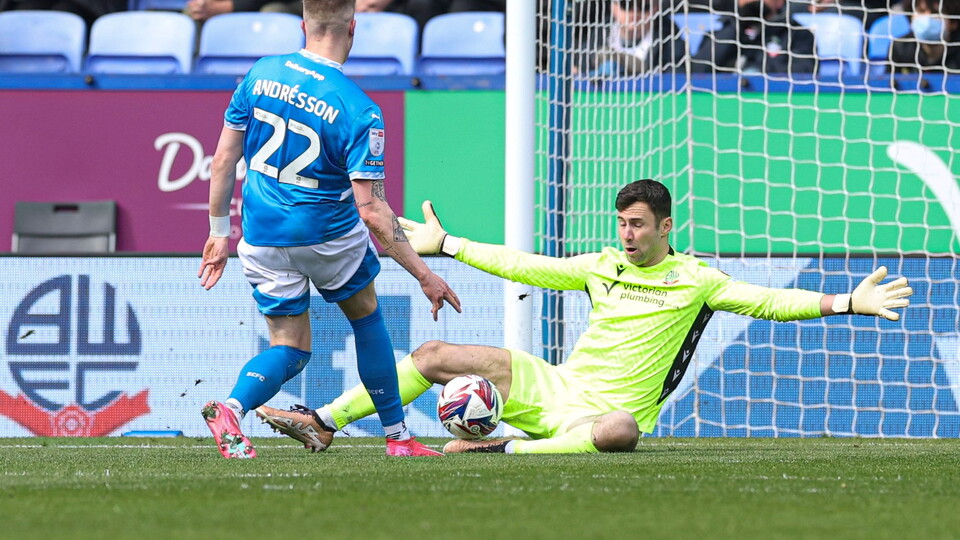 Nathan Baxter save Stockport