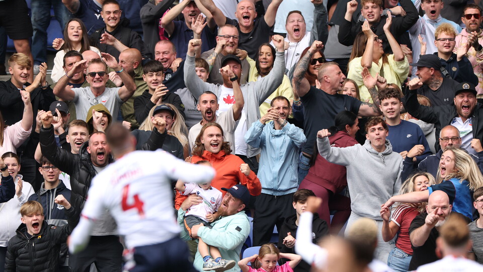 Fans celebration Plymouth