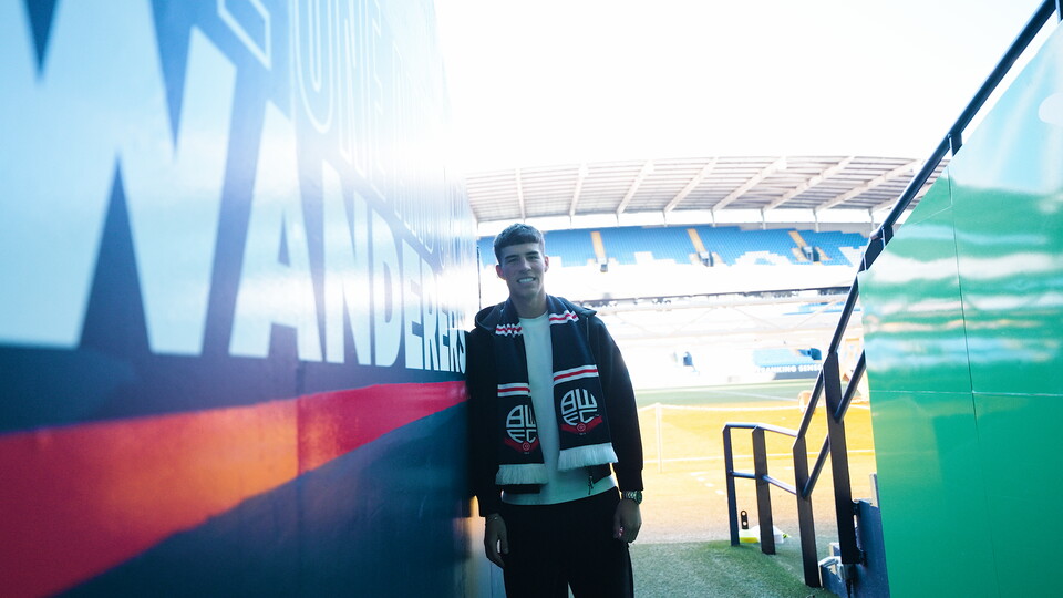 Lewis Temple signing